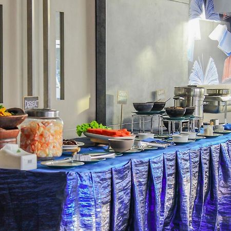 Md 7 Hotel Cirebon Eksteriør billede