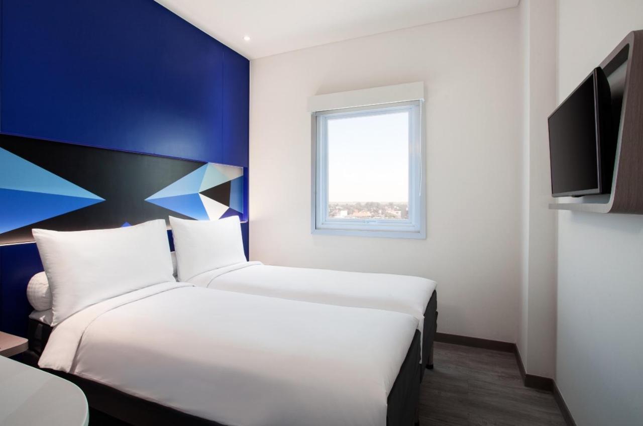 Md 7 Hotel Cirebon Eksteriør billede