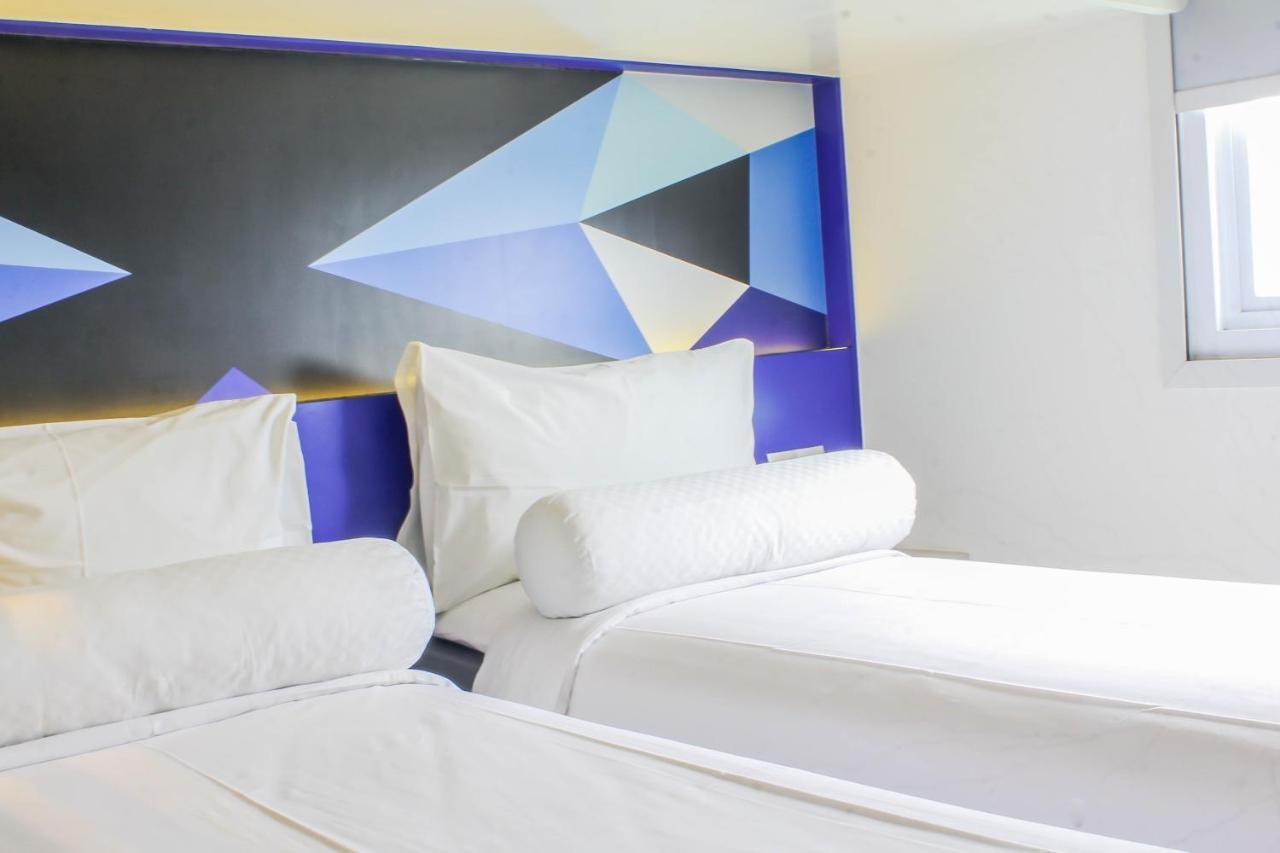 Md 7 Hotel Cirebon Eksteriør billede