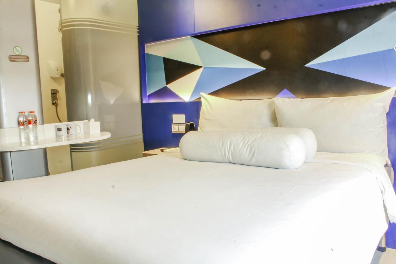 Md 7 Hotel Cirebon Eksteriør billede
